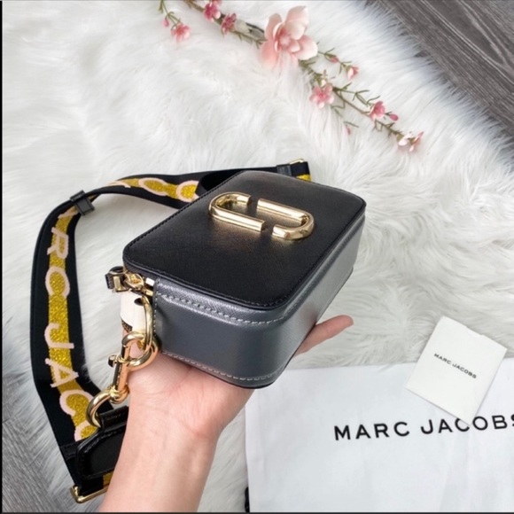 ๐ธ๐ SOLD - MARC JACOBS Snapshot Camera Bag ๐๐ธ - Picture 8 of 15